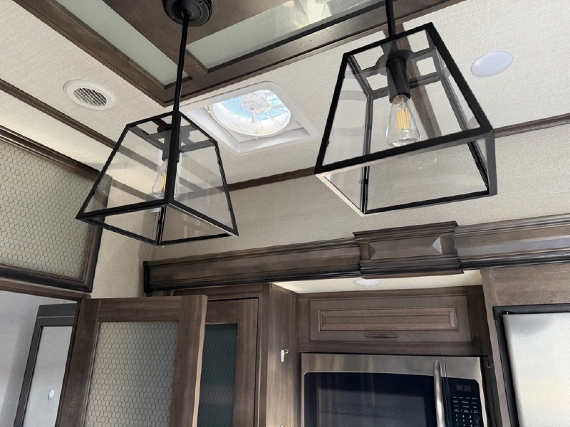 2022 GRAND DESIGN SOLITUDE 380FL