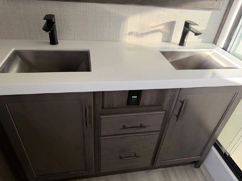 2022 GRAND DESIGN SOLITUDE 380FL