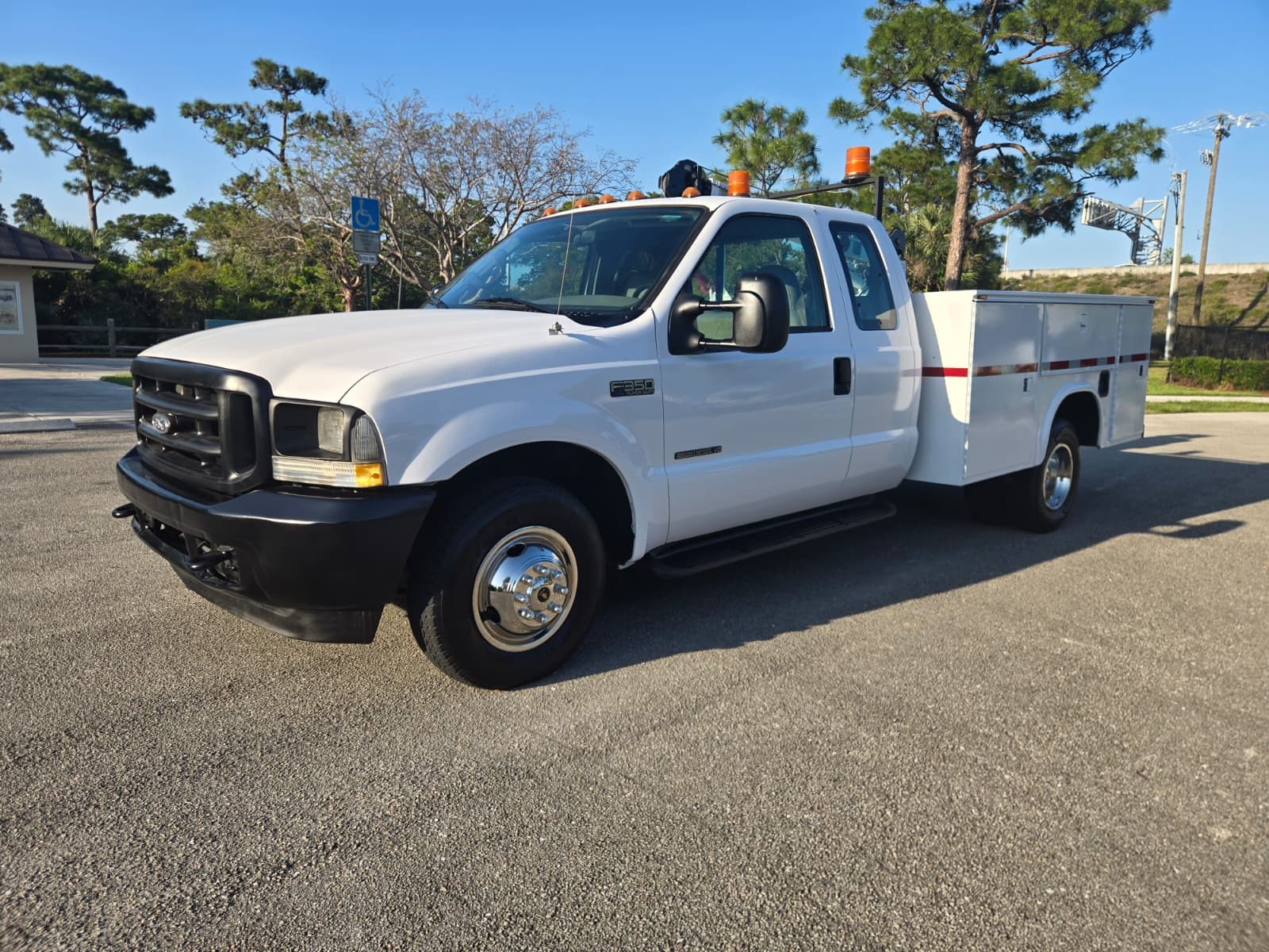 2002 FORD F350 XL in Pompano Beach, FL