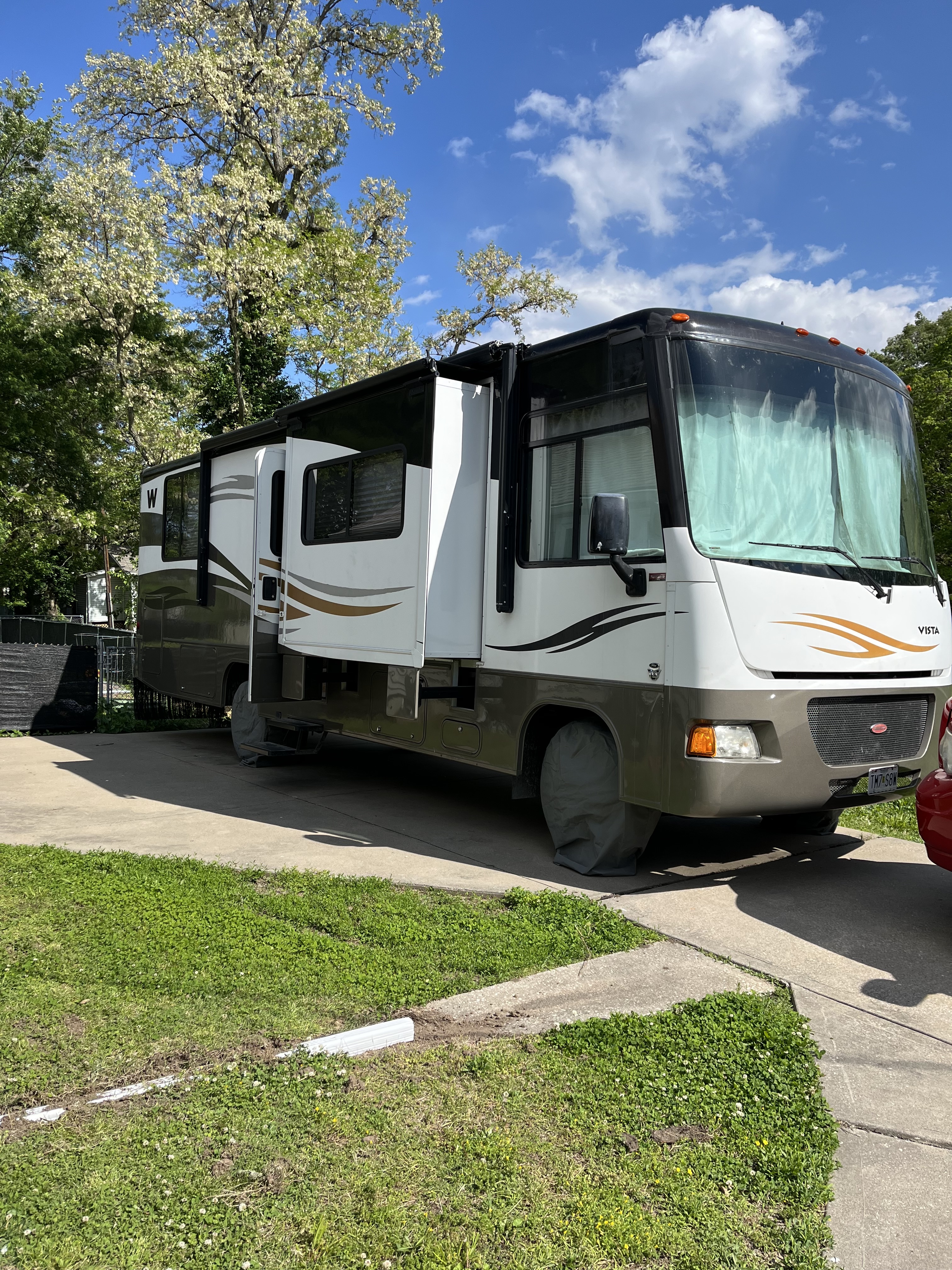 2010 Winnebago VISTA 30W RV