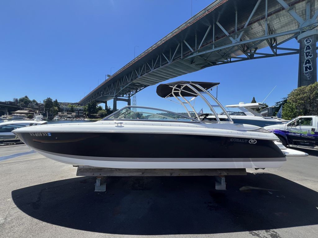 2007 Cobalt Boats 272 in bellevue WA