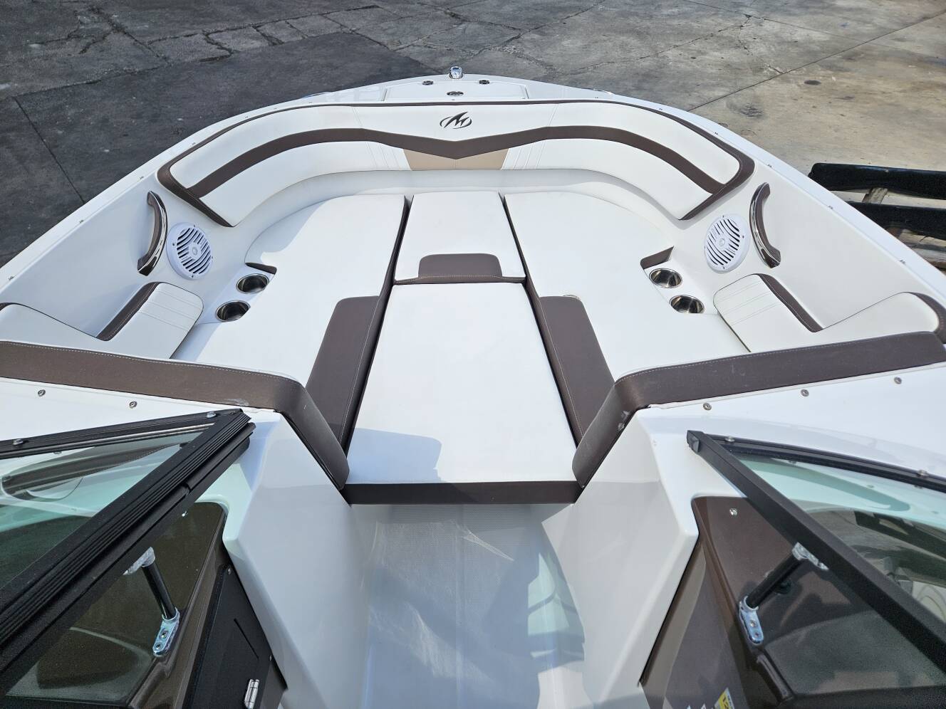 A photo of this 2020 Monterey M-225