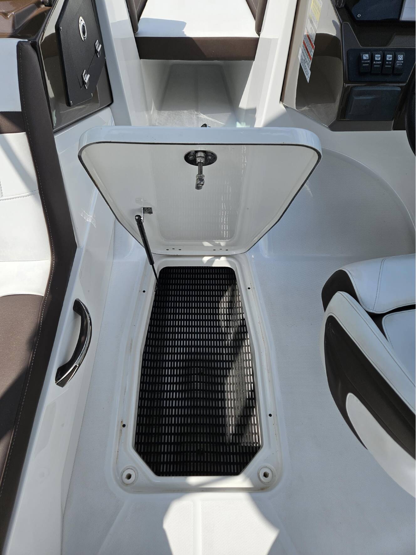 A photo of this 2020 Monterey M-225