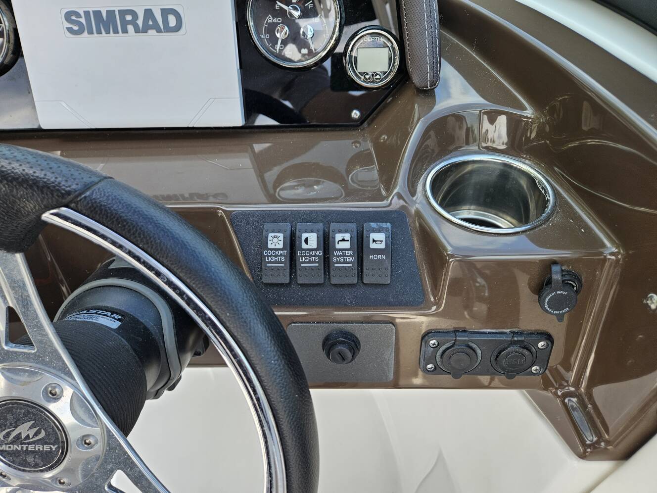 A photo of this 2020 Monterey M-225