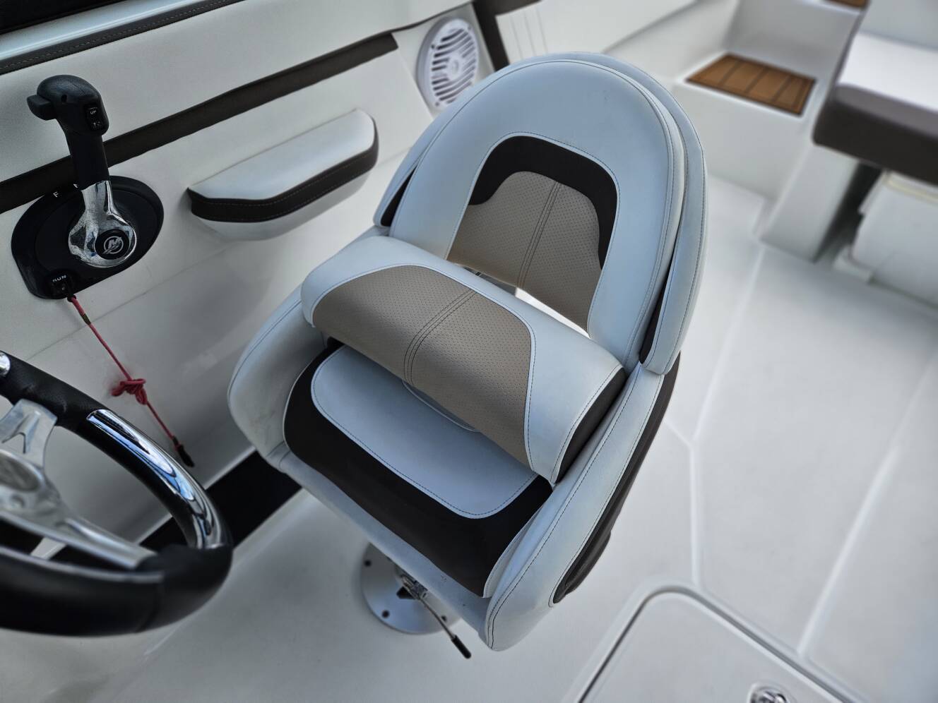 A photo of this 2020 Monterey M-225