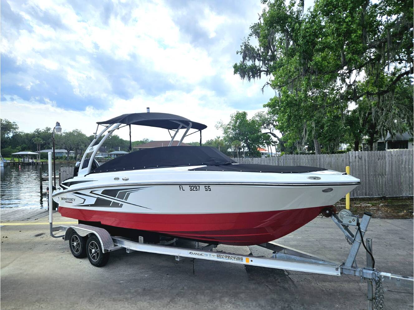 A photo of this 2020 Monterey M-225