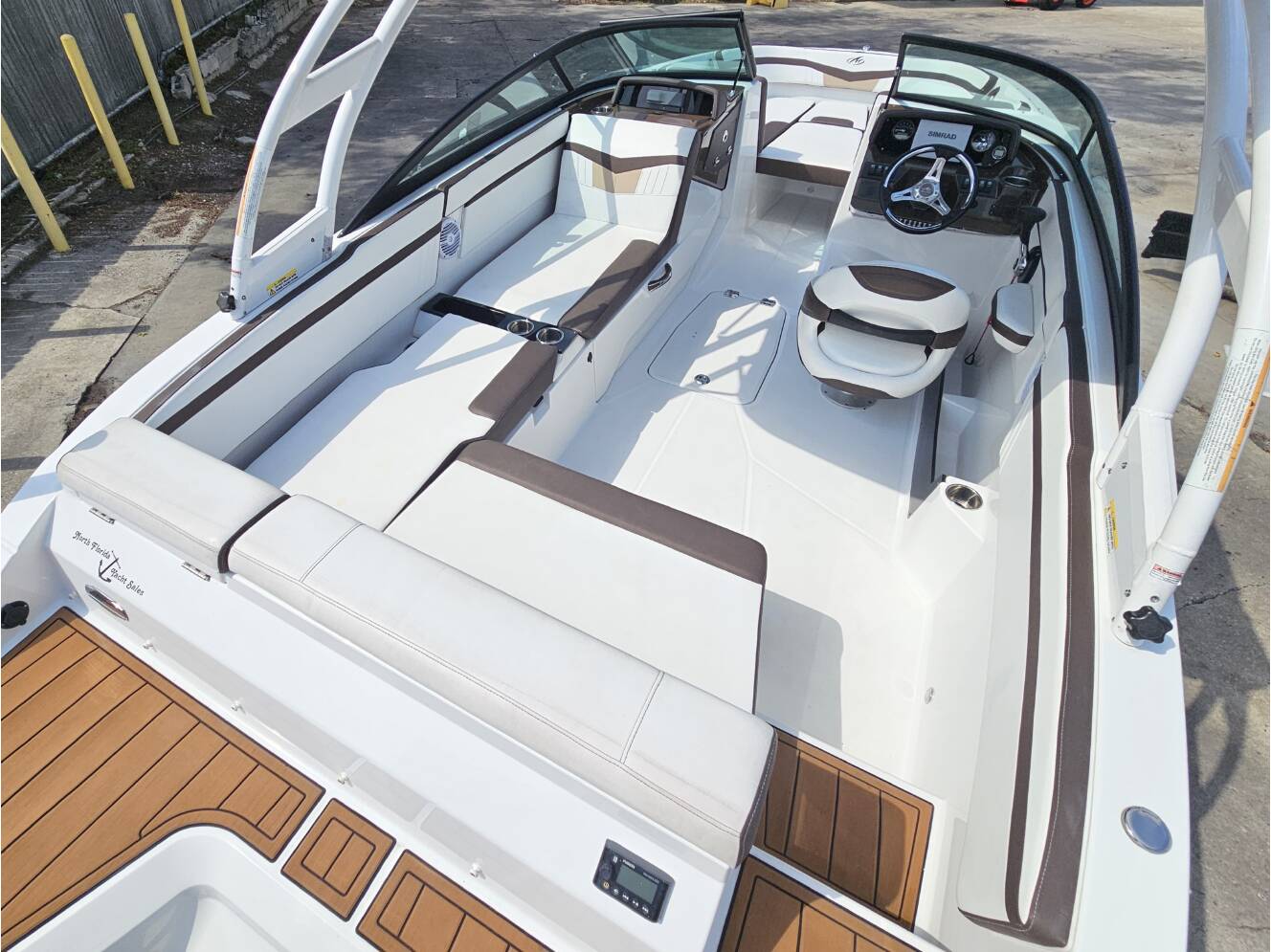 A photo of this 2020 Monterey M-225