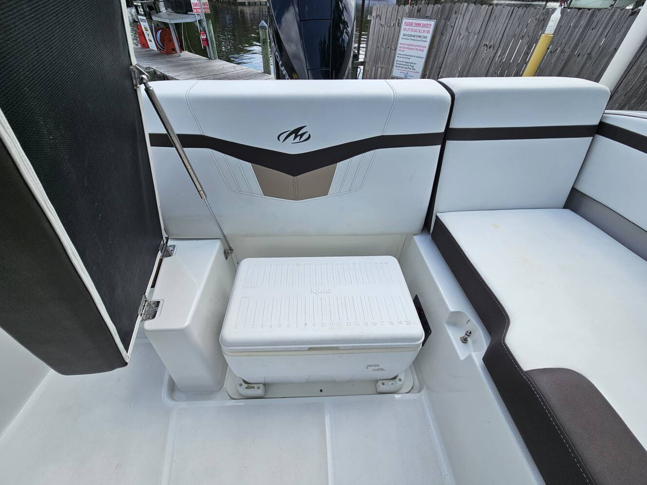 A photo of this 2020 Monterey M-225