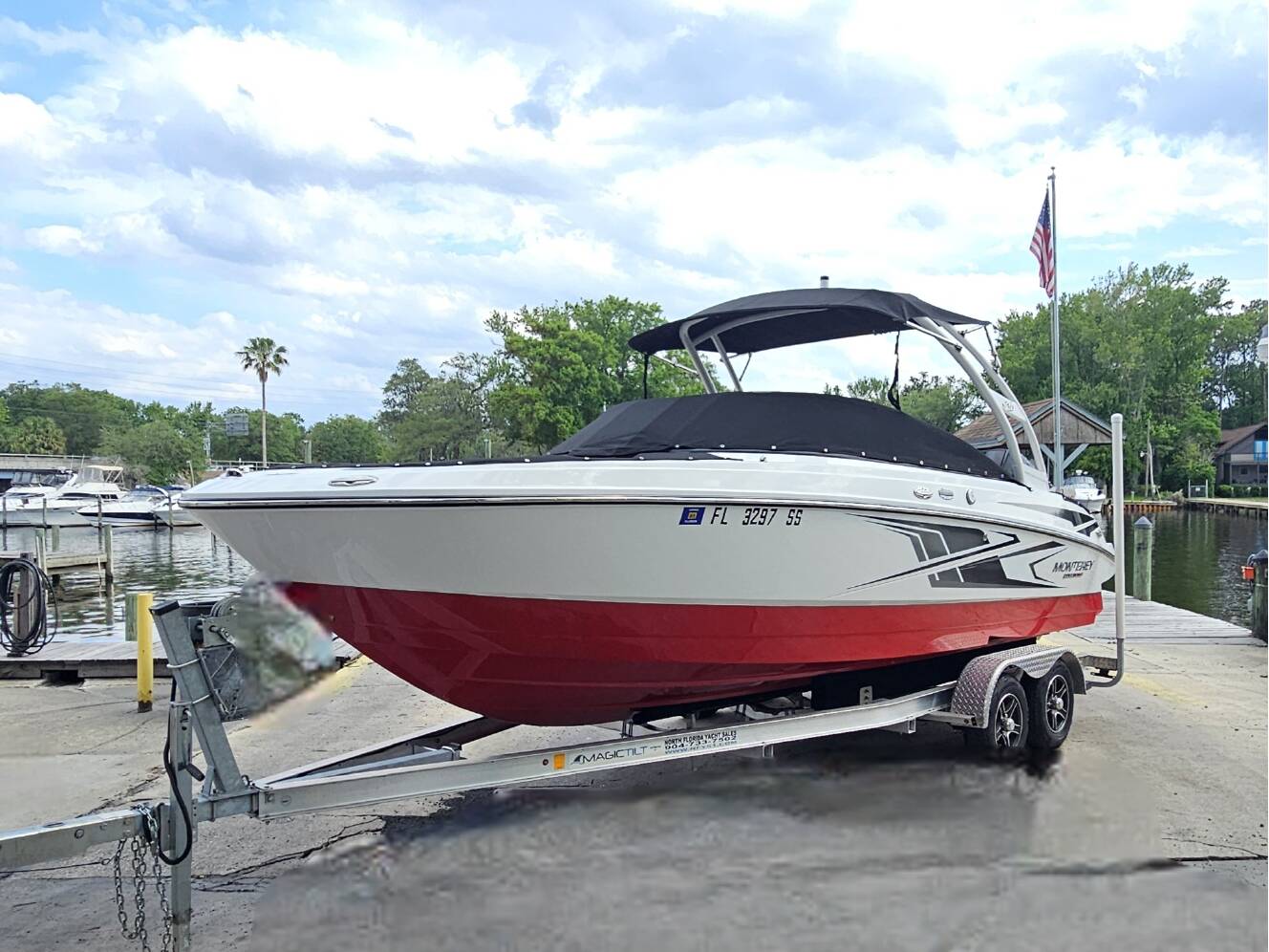 A photo of this 2020 Monterey M-225