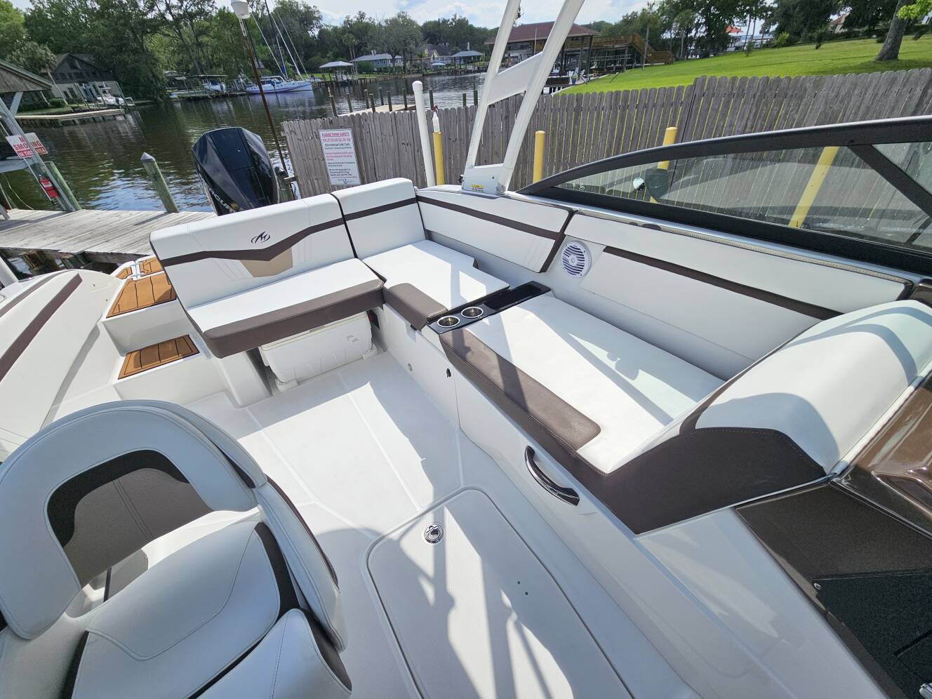 A photo of this 2020 Monterey M-225