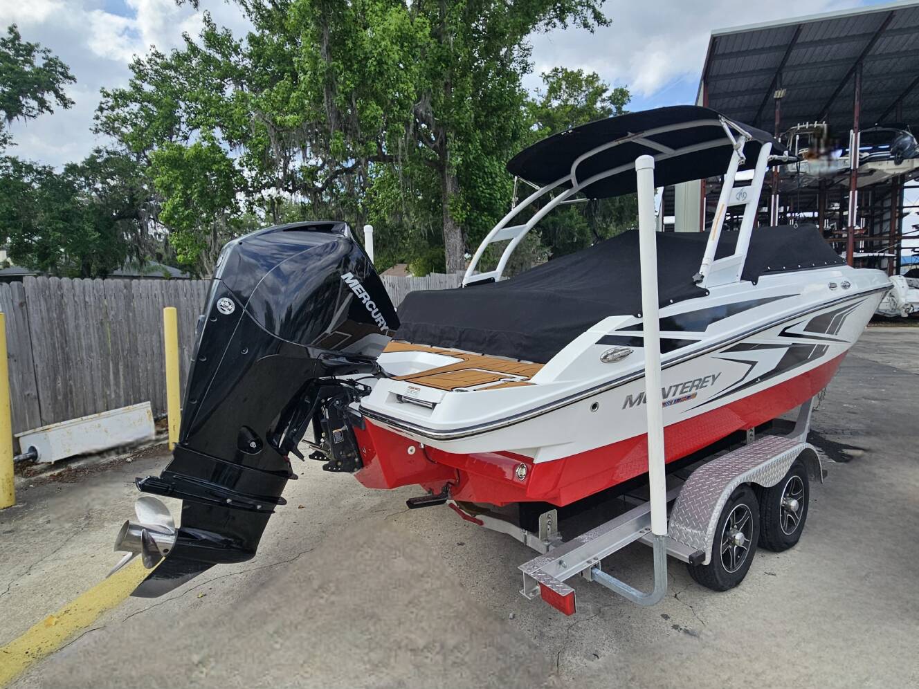 A photo of this 2020 Monterey M-225