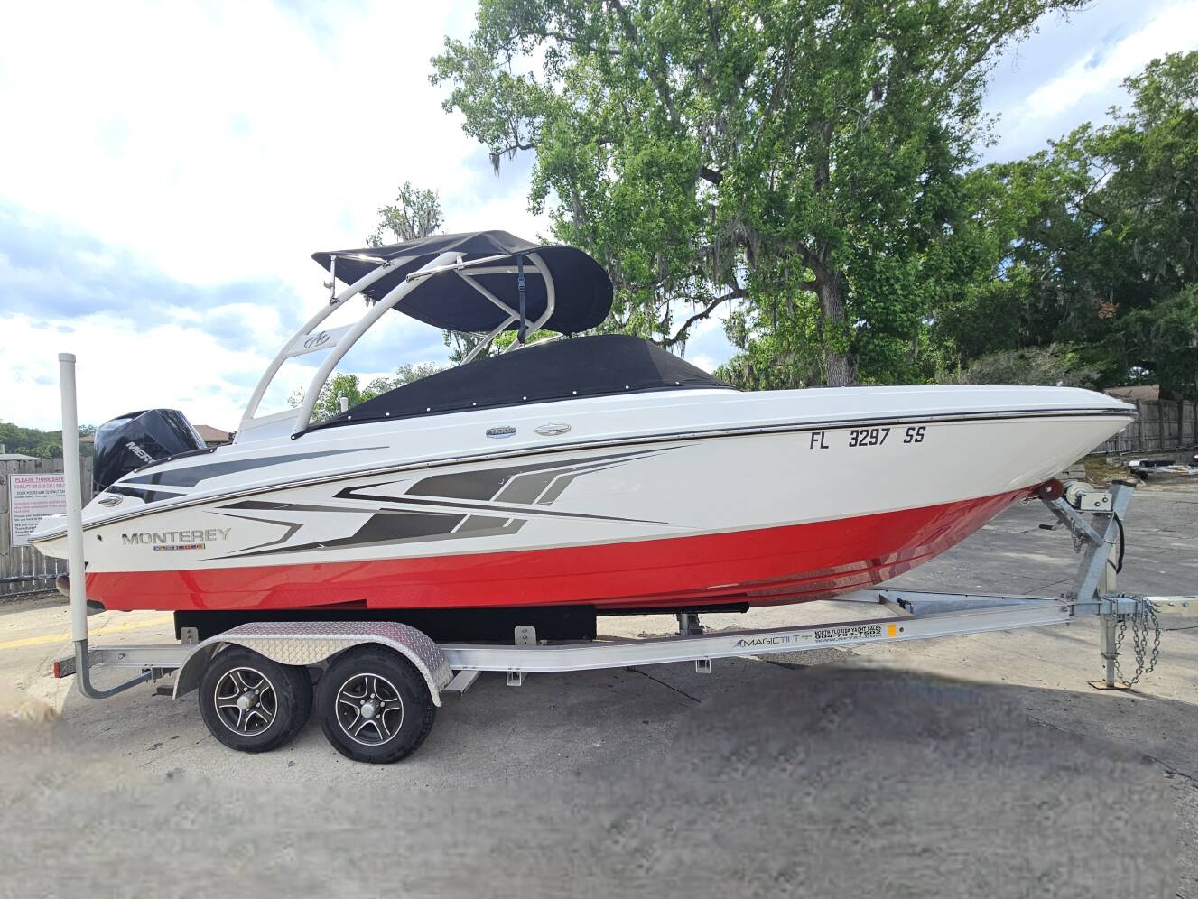 A photo of this 2020 Monterey M-225