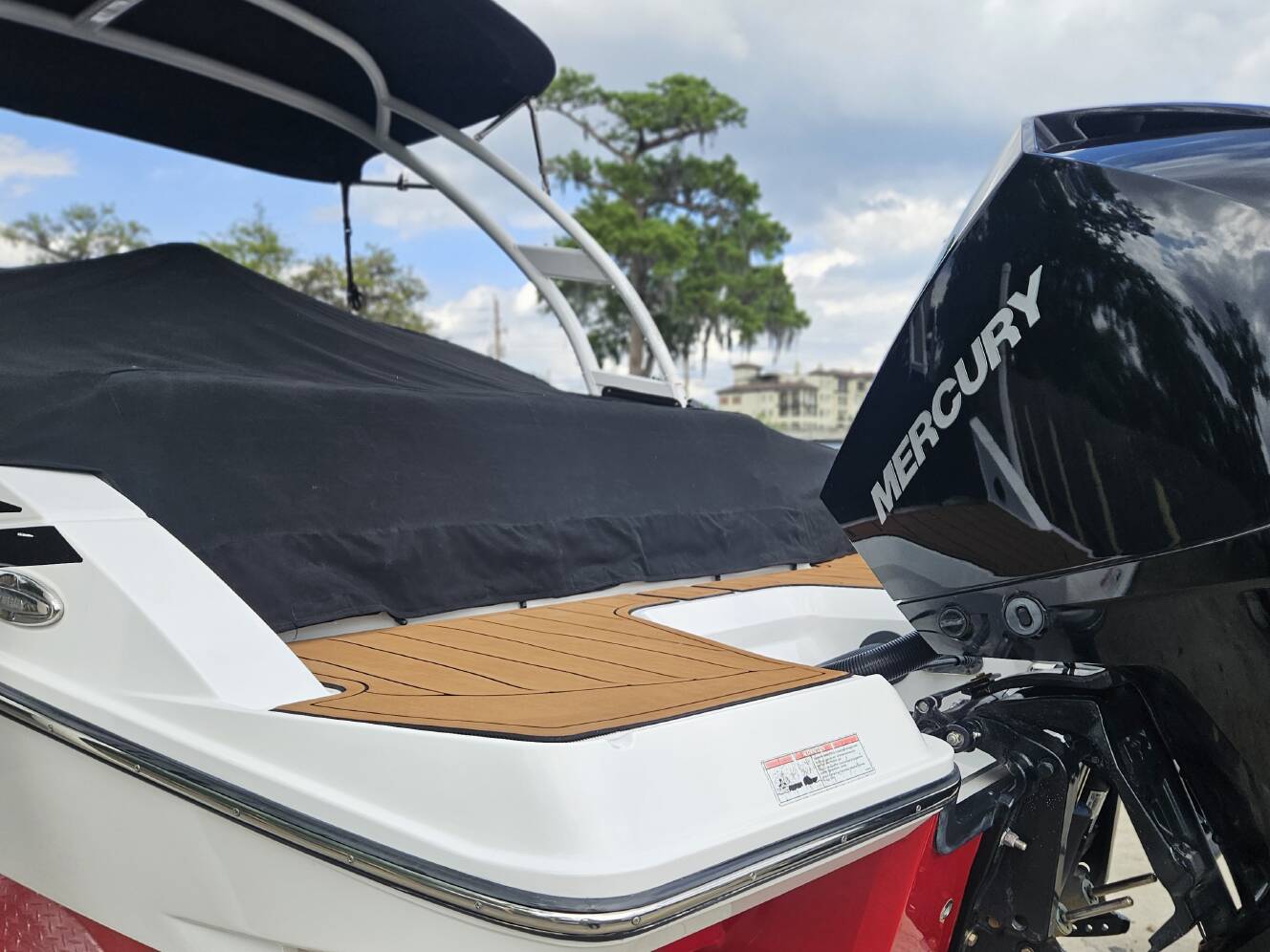 A photo of this 2020 Monterey M-225