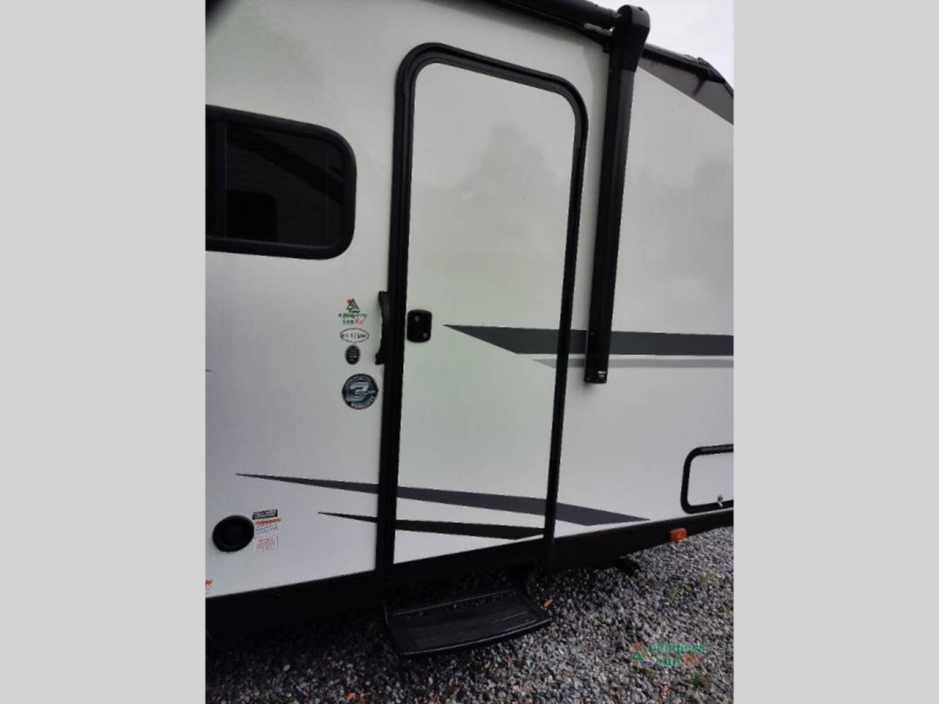 A photo of this 2025 Cruiser Embrace 17BH