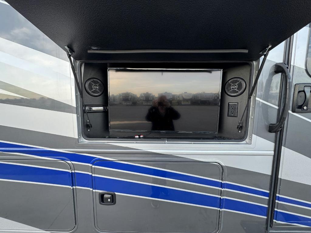 2023 Entegra Coach Vision XL 34B in holland MI