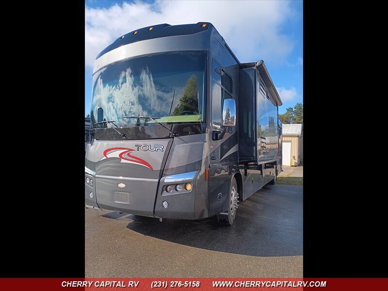 2010 Winnebago Tour 40BD in grawn MI