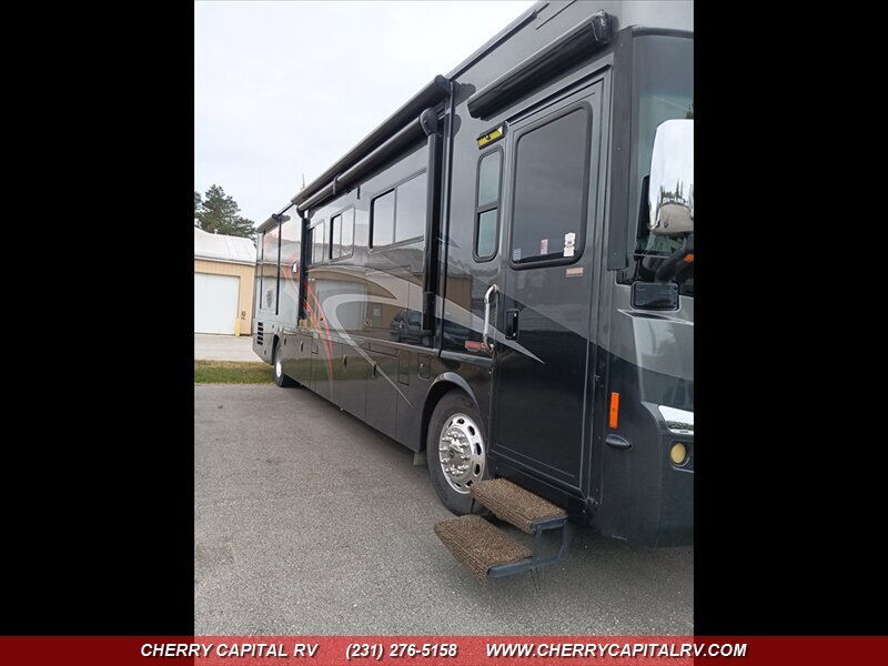 2010 Winnebago Tour 40BD in grawn MI