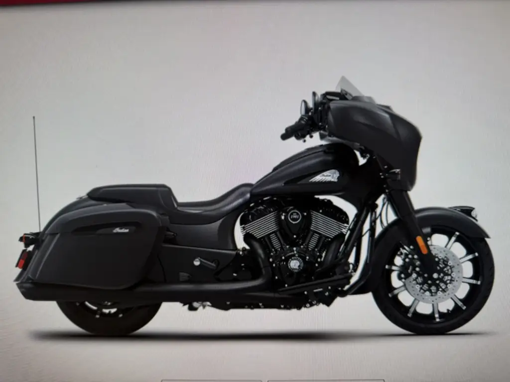 2026 Indian CHIEFTAIN DARK HORSE WITH POWERBAND AUDIO PACKAGE
