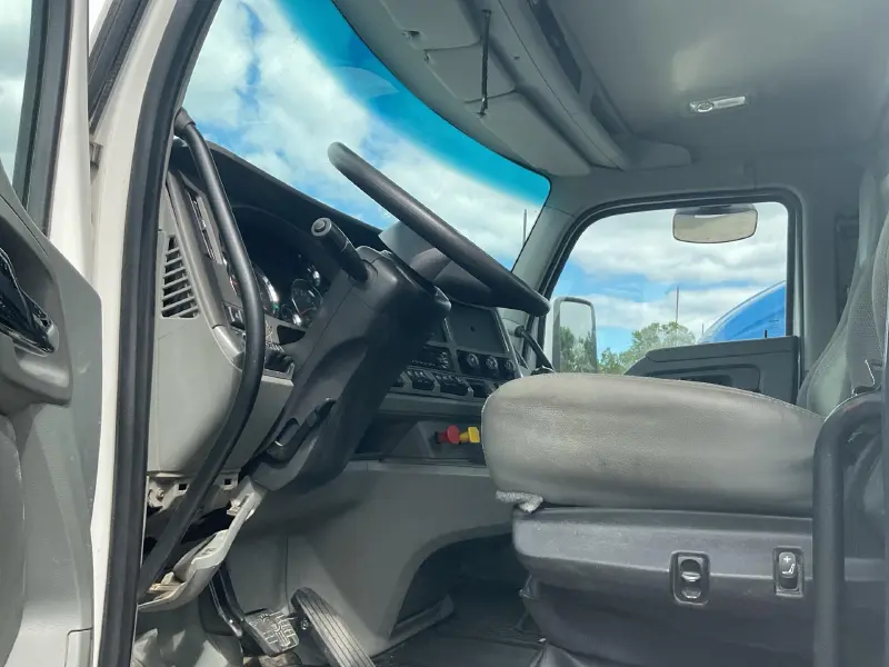 2018 KENWORTH T880