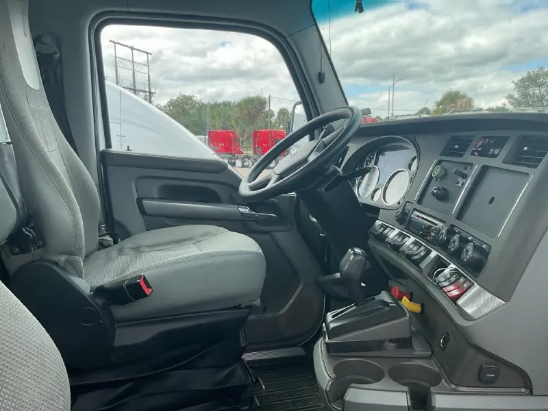 2018 KENWORTH T880