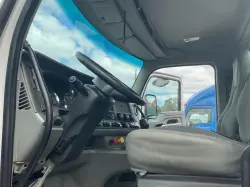 2018 KENWORTH T880