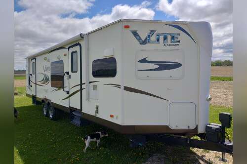 2015 Forest River FLAGSTAFF-V-LITE 30WFKSS in kirkland IL