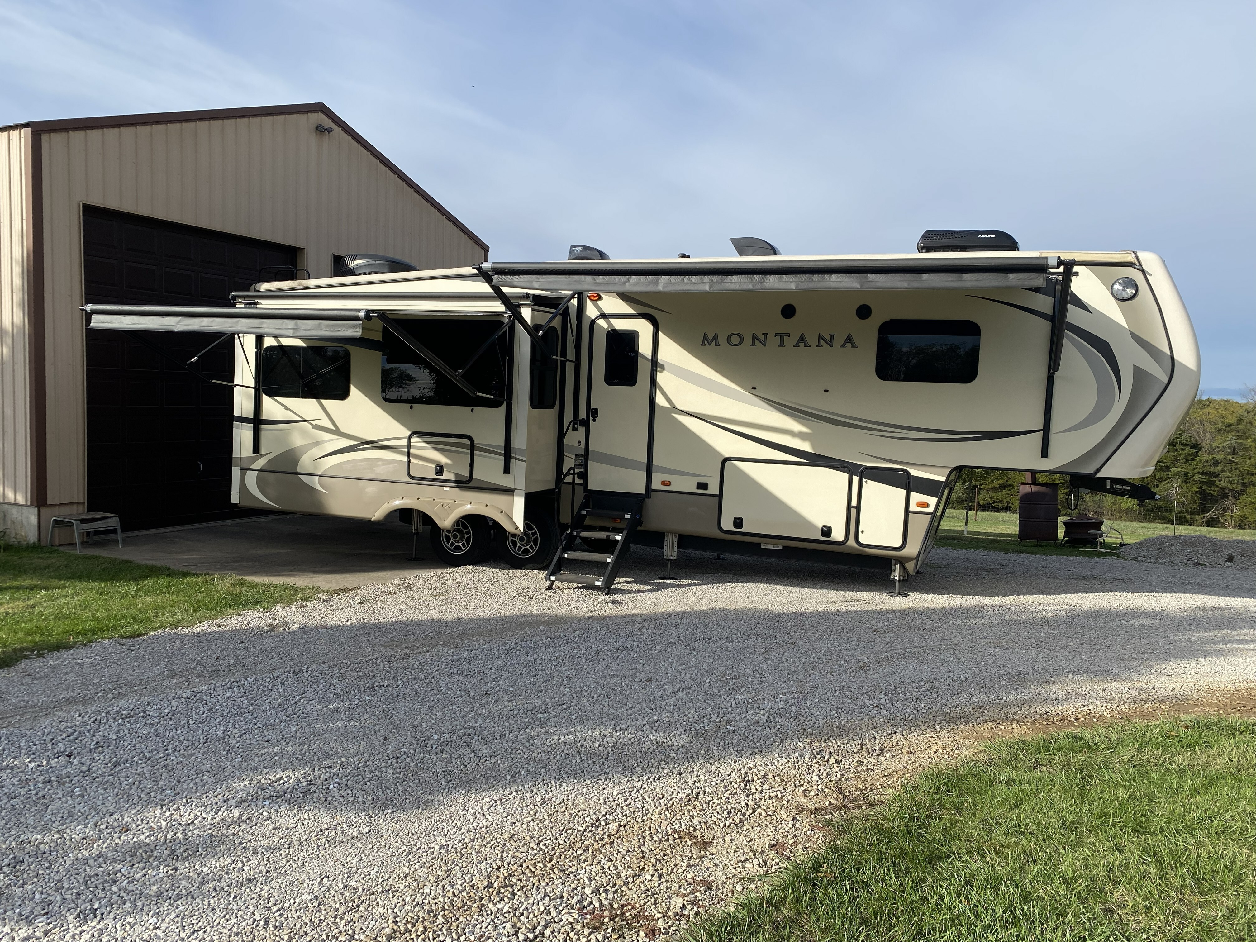 2018 Keystone MONTANA 3130RE RV
