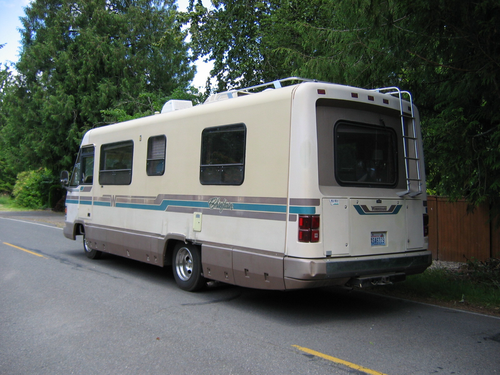 1989 Winnebago CHIEFTAIN 27 in brier WA