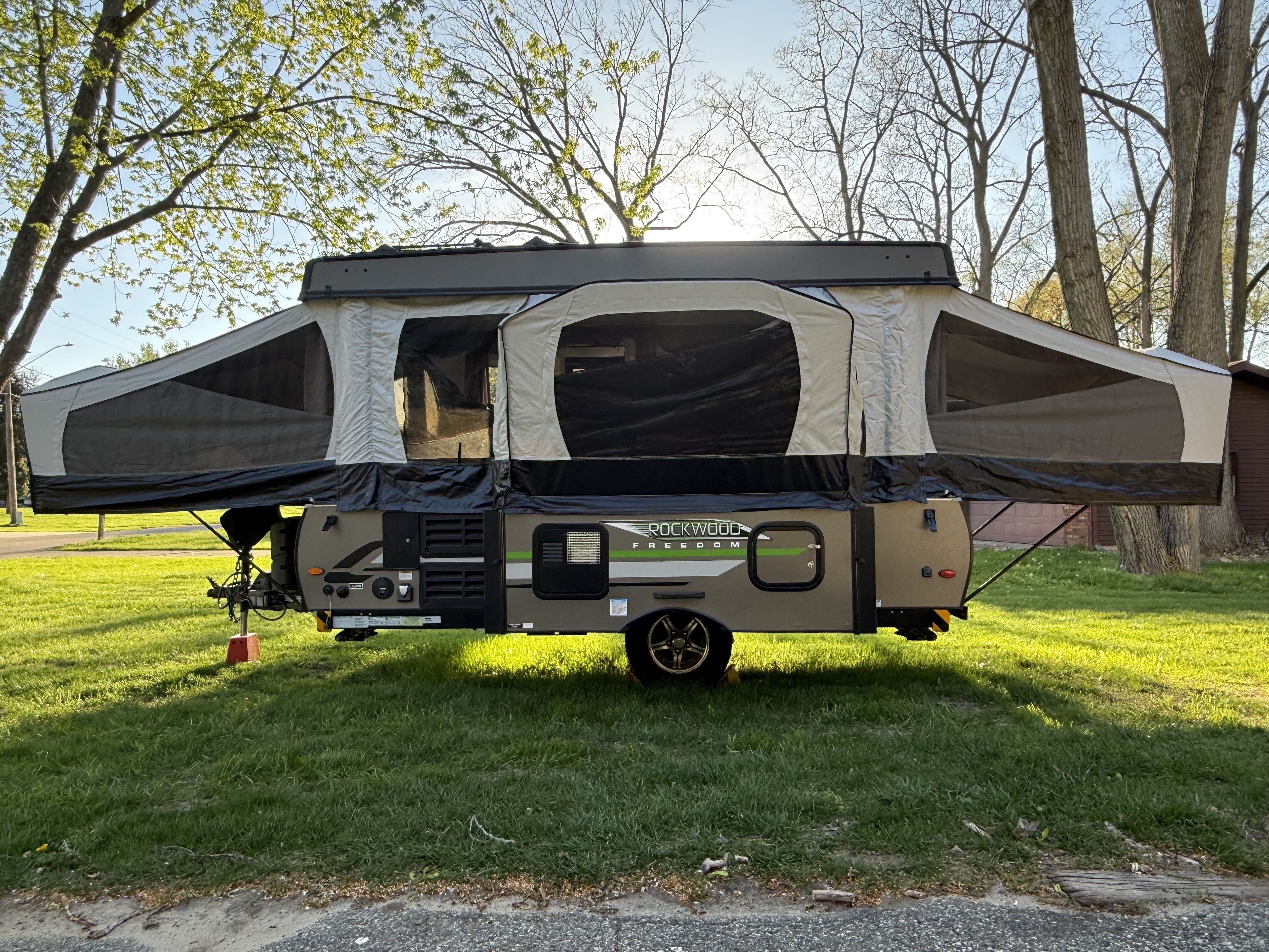 2020 Forest River ROCKWOOD FREEDOM 2318G in portage MI