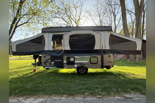 2020 Forest River ROCKWOOD FREEDOM 2318G in portage MI