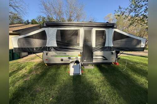 2020 Forest River ROCKWOOD FREEDOM 2318G in portage MI