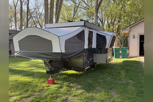 2020 Forest River ROCKWOOD FREEDOM 2318G in portage MI