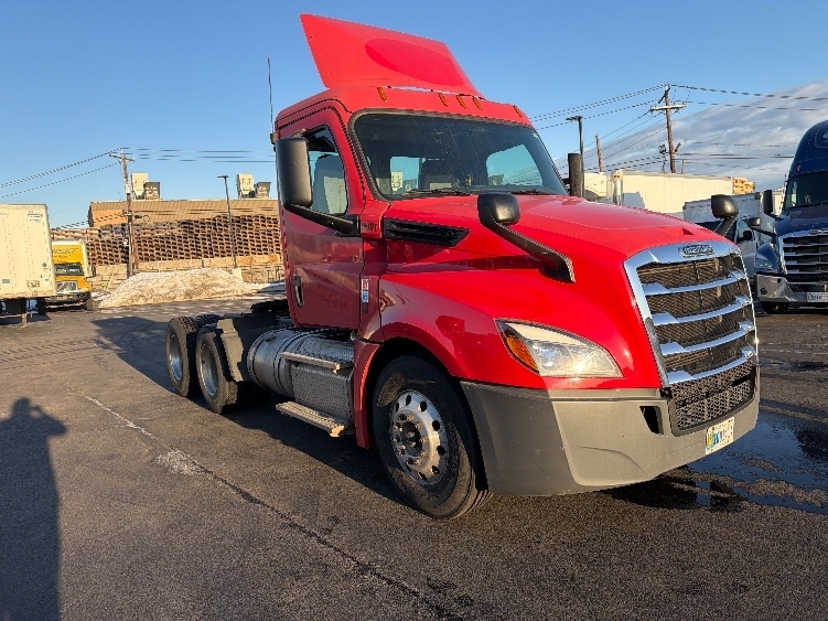 2019 FREIGHTLINER CASCADIA 126 in Linden, NJ