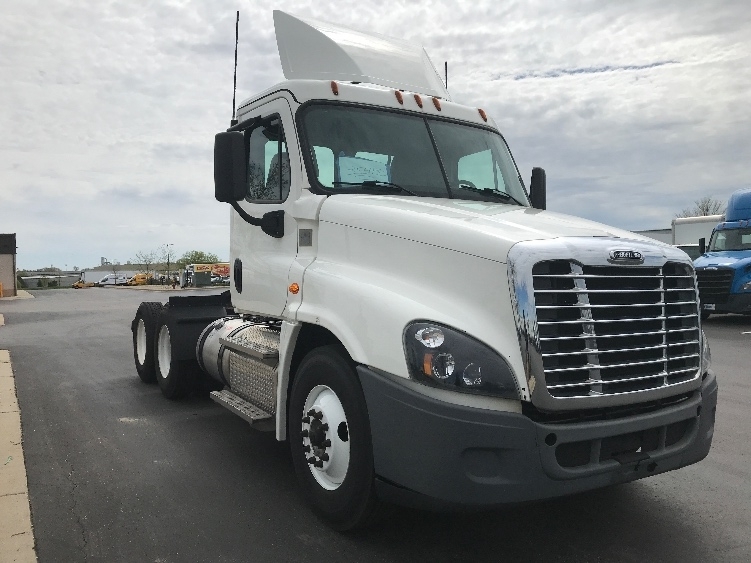2020 FREIGHTLINER CASCADIA 125 in Madison, WI