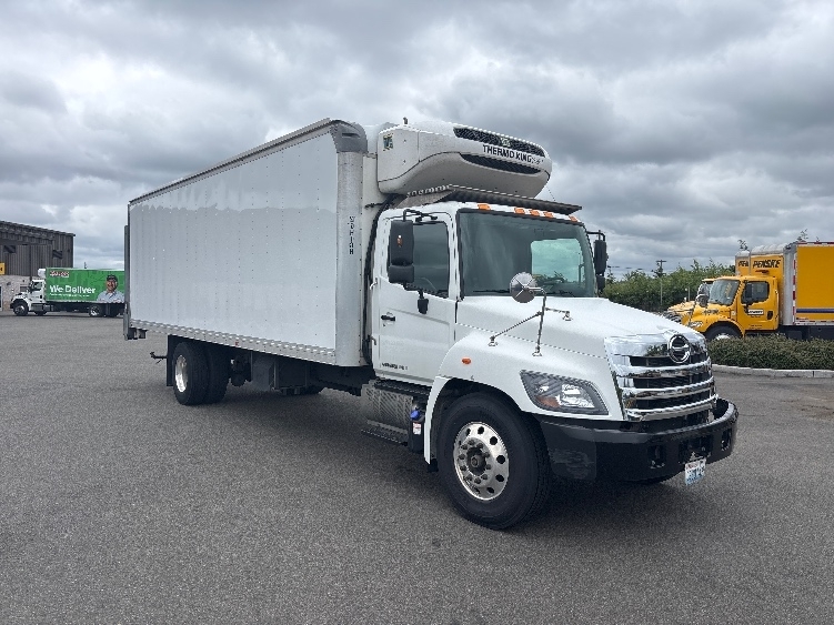 2019 HINO 338 in Everett, WA