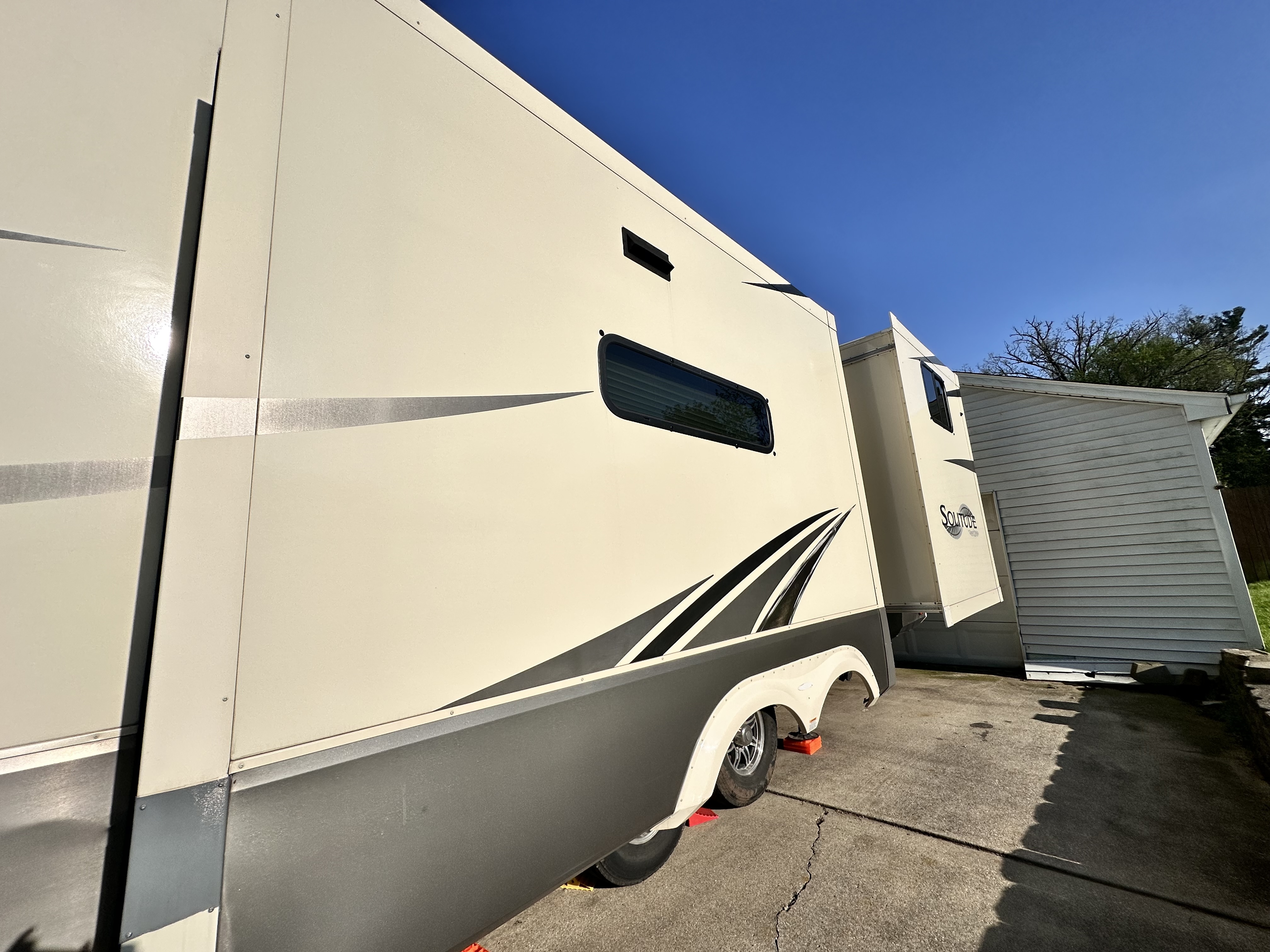 2020 Grand Design SOLITUDE S-CLASS 3740BH in la porte IN