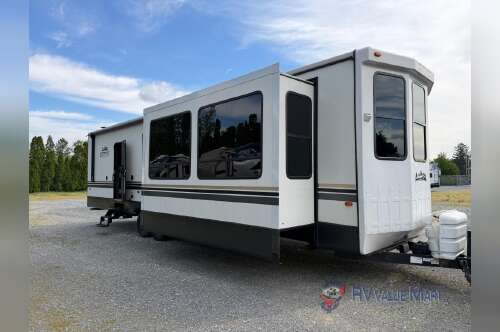 2022 Forest River Rv Cedar Creek Cottage 40CFK2 in willow street PA