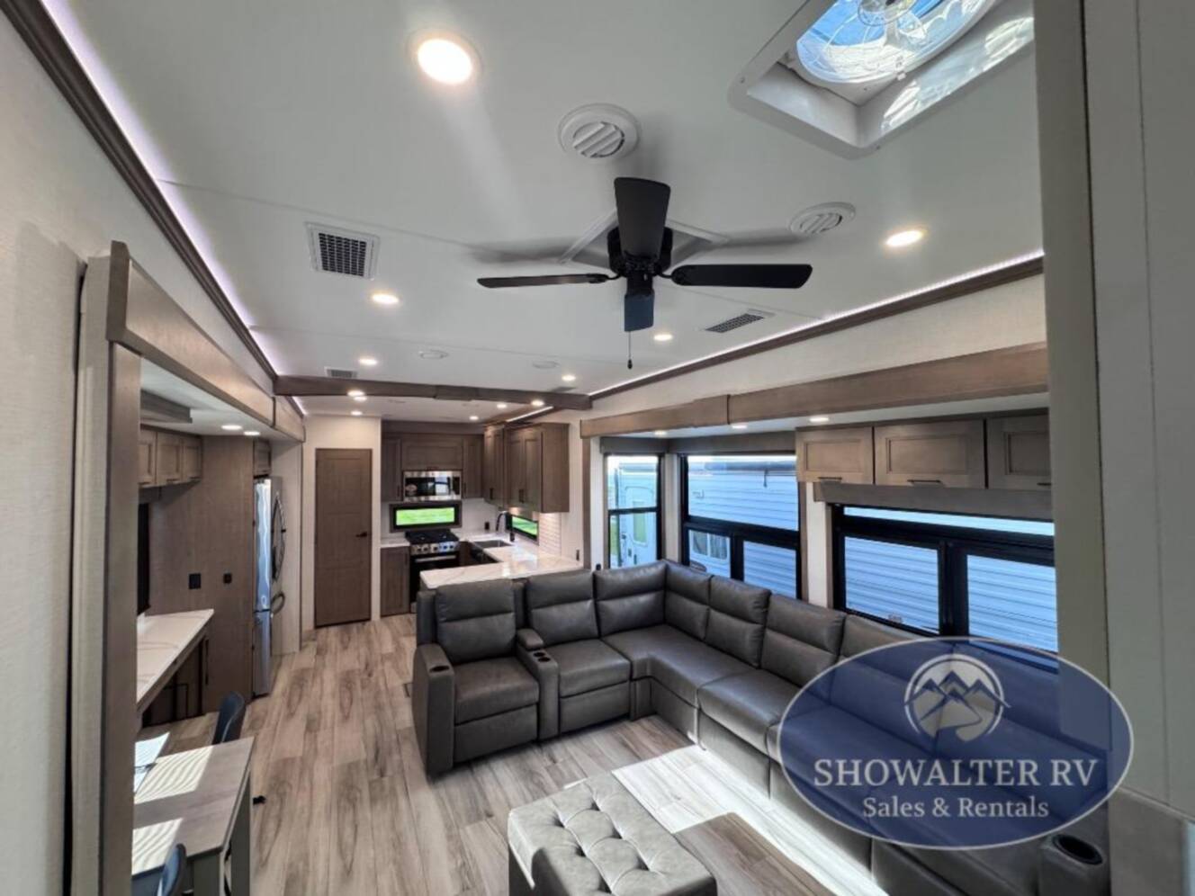 A photo of this 2026 Kz Durango Gold G390MLQ