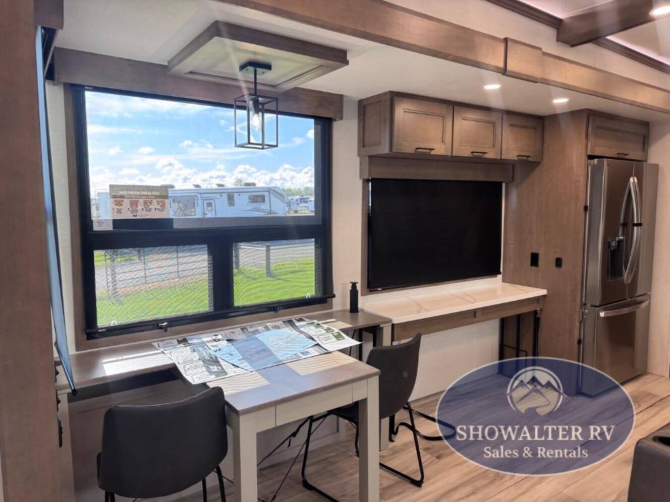 A photo of this 2026 Kz Durango Gold G390MLQ