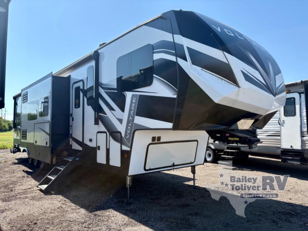 2021 Dutchmen Rv Voltage 4175 in stanton TX