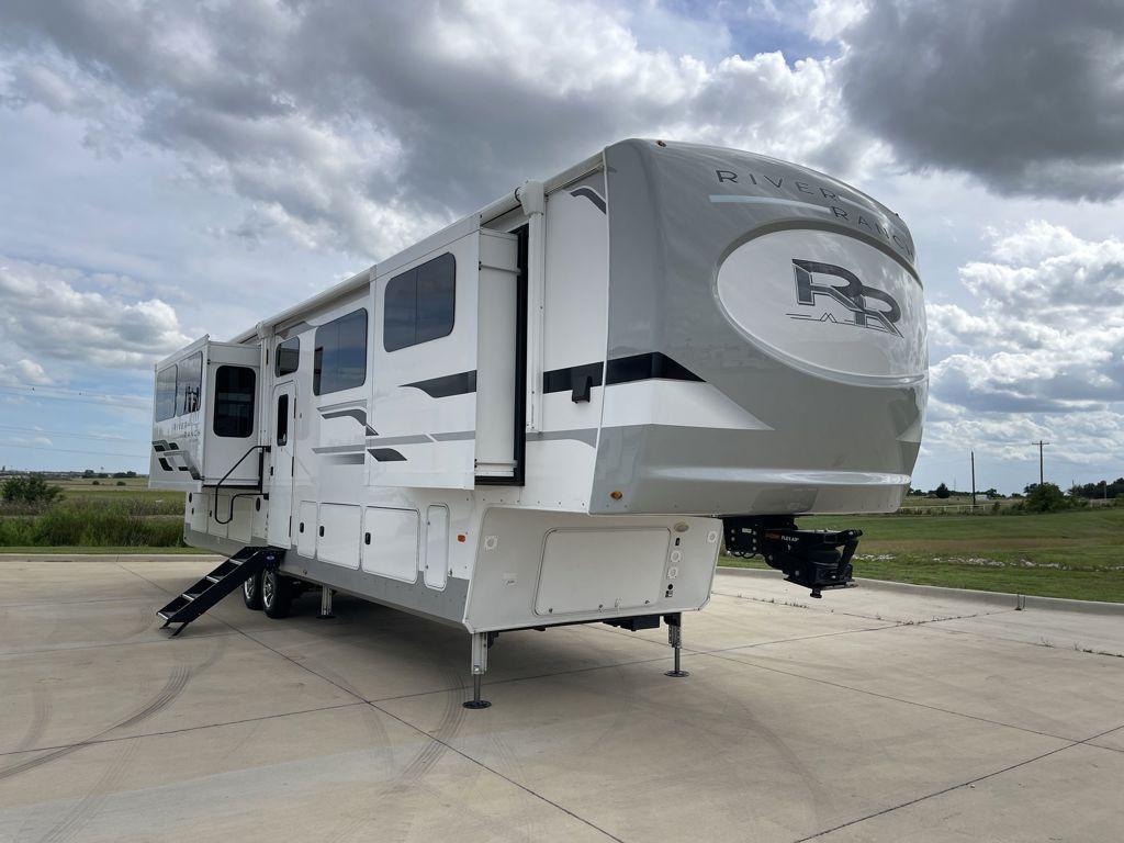2022 Palomino River Ranch 392MB RV