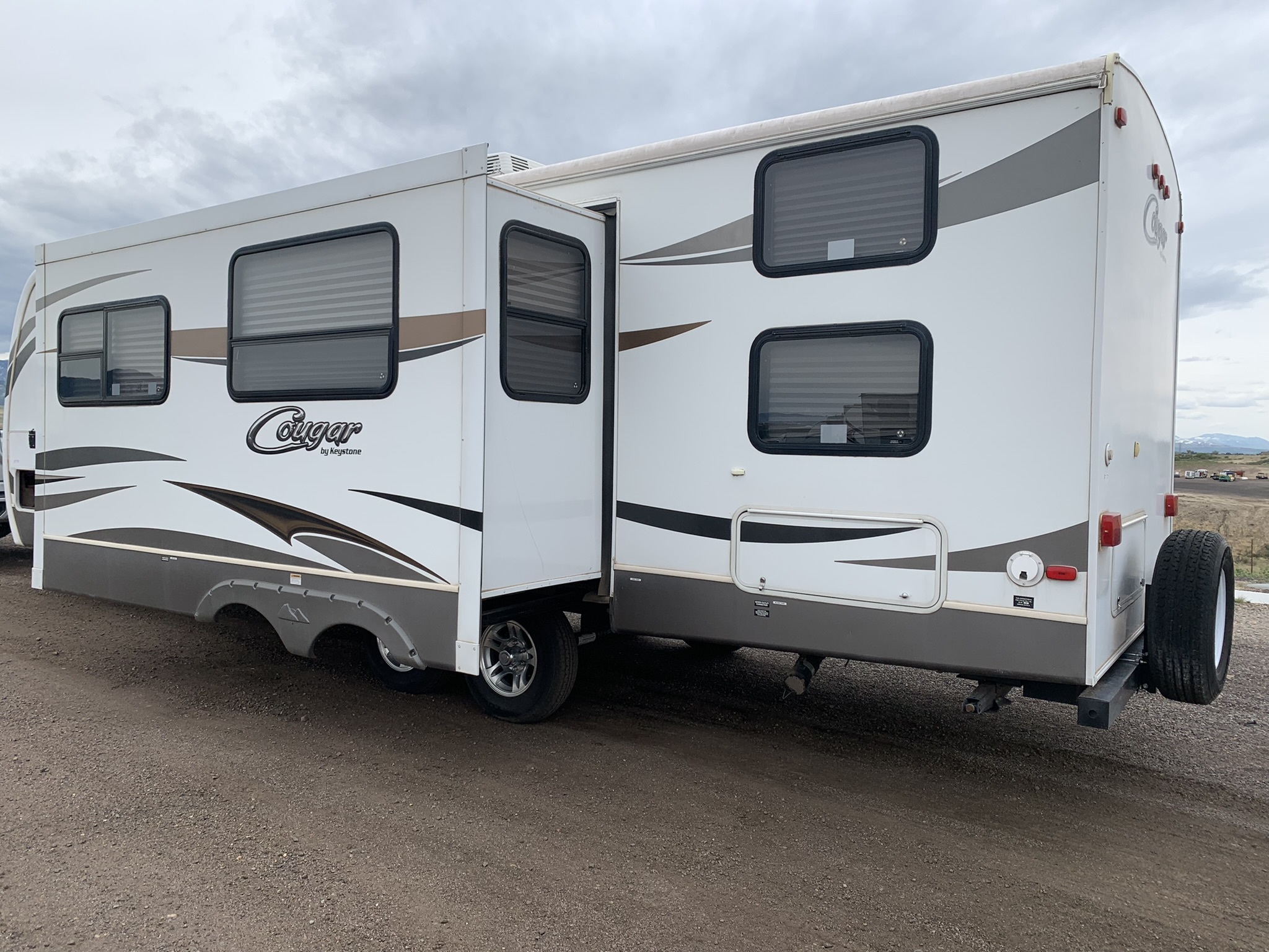 2013 Keystone COUGAR X-LITE 28RBS RV