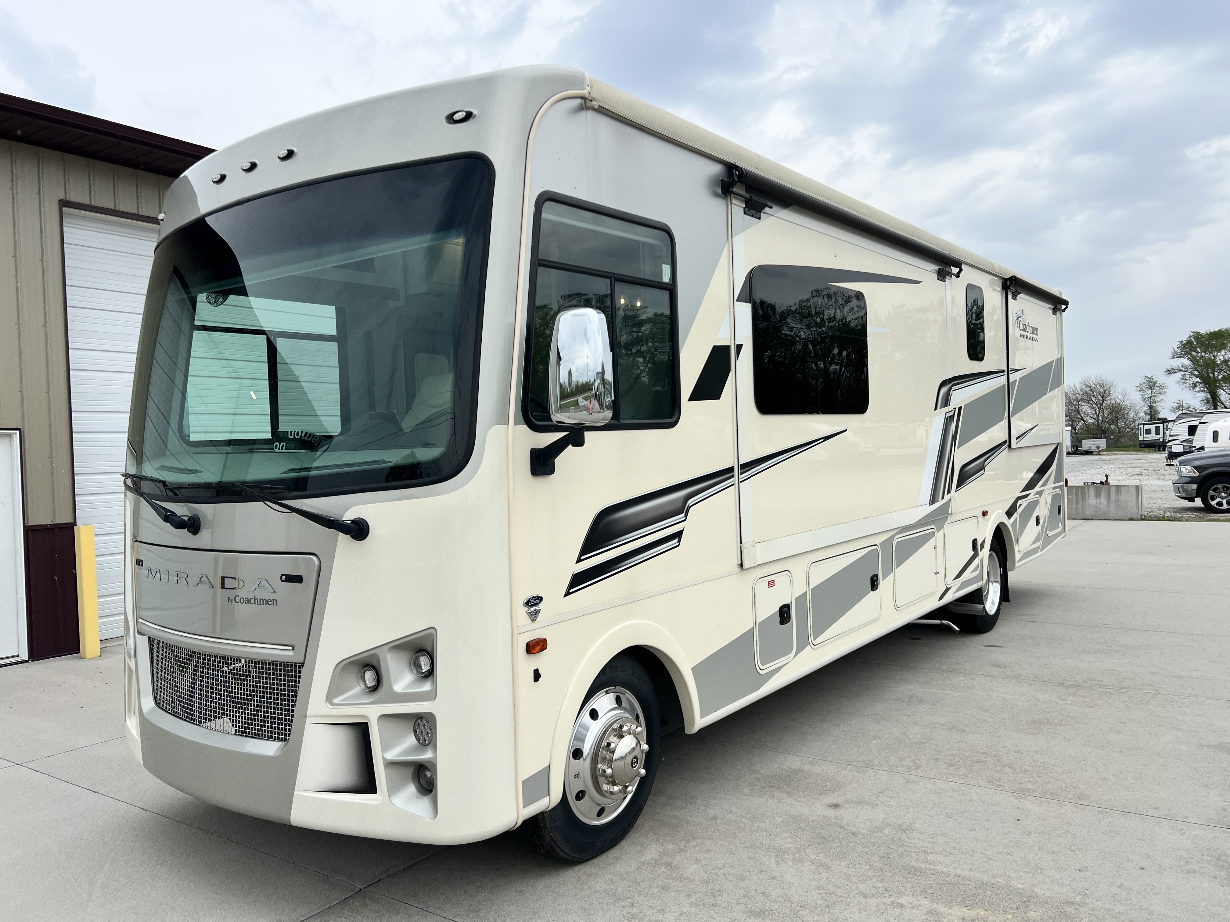 2023 Coachmen MIRADA 33SS in omaha NE