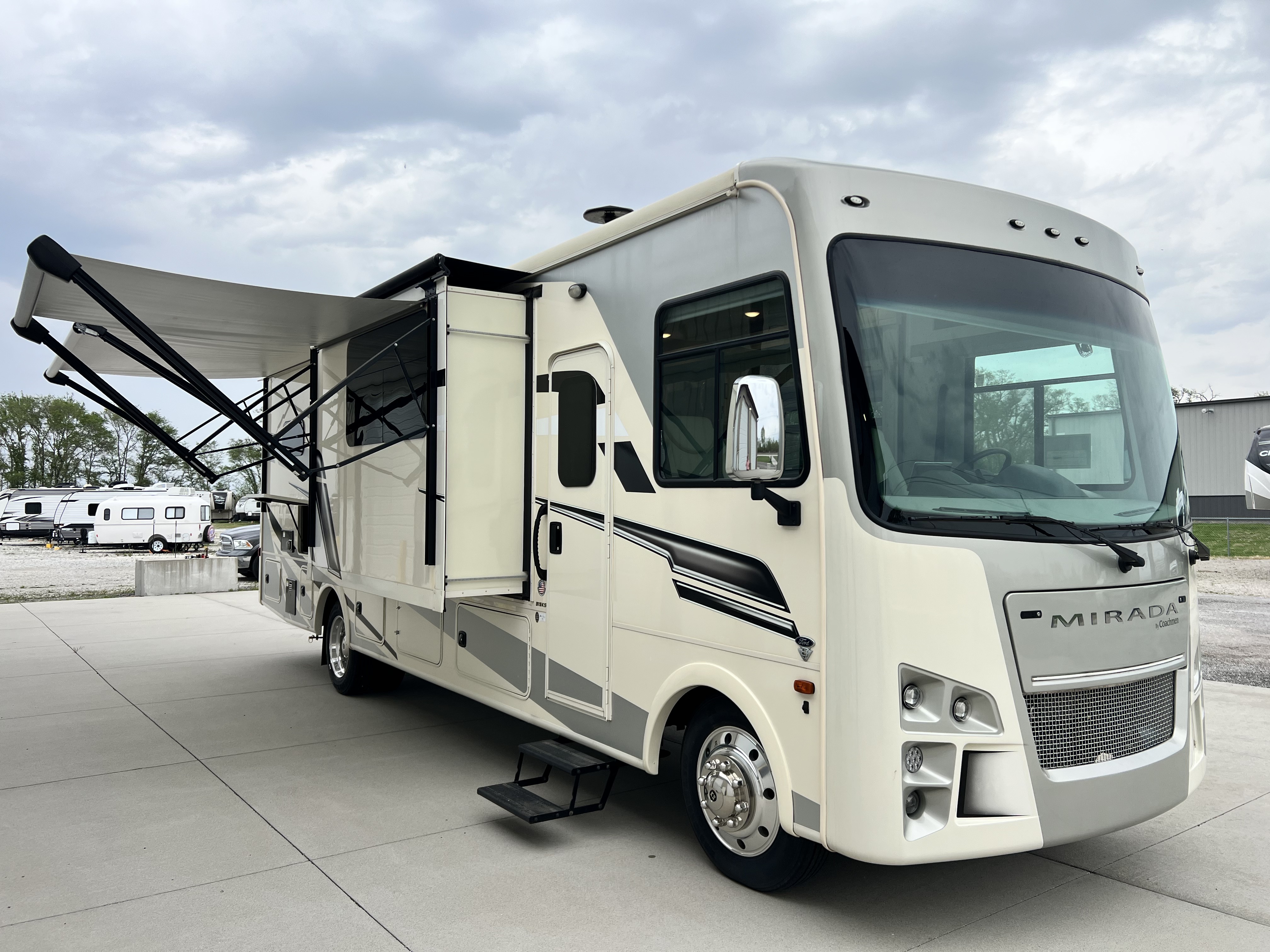 2023 Coachmen MIRADA 33SS RV