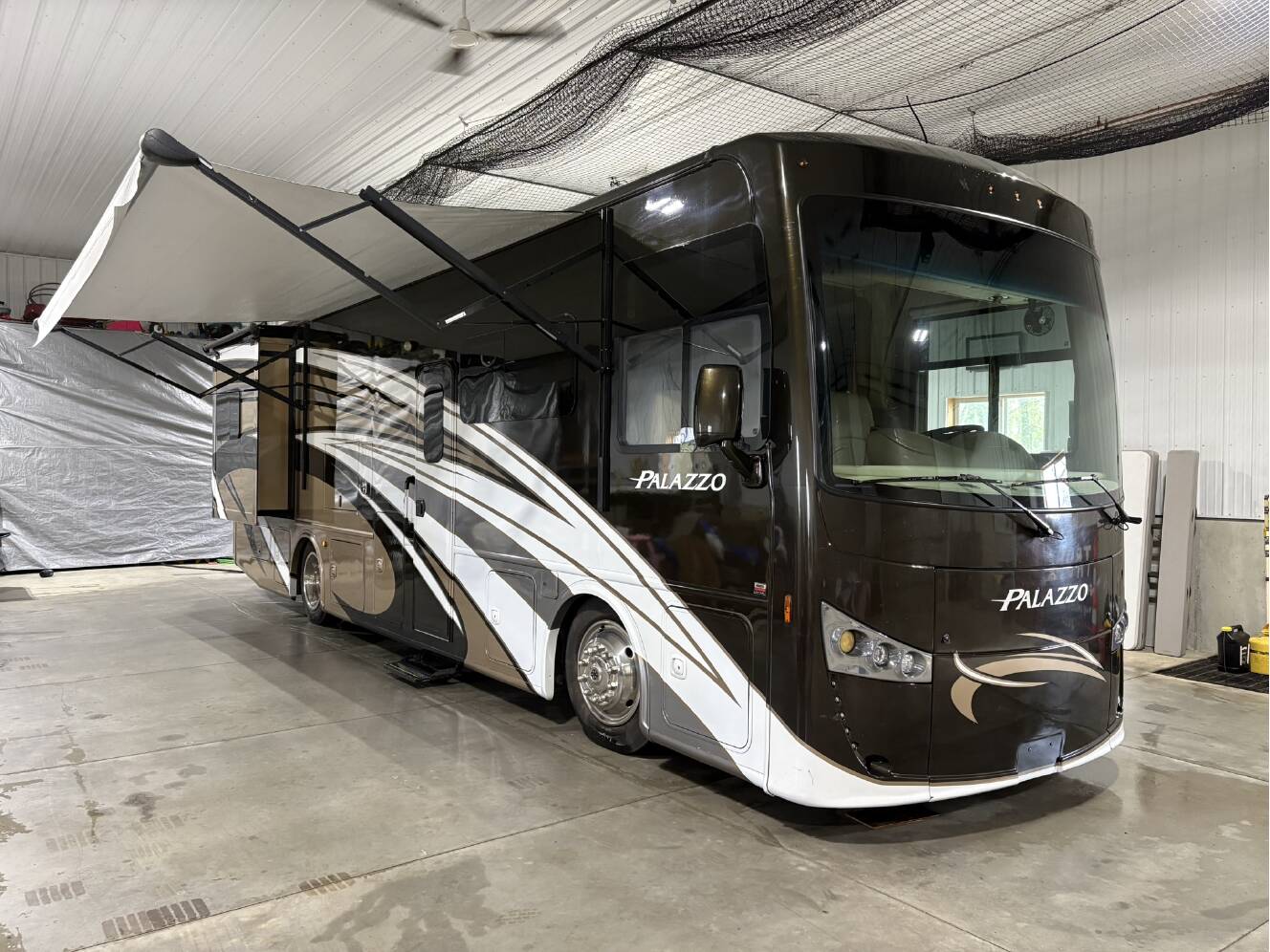 A photo of this 2016 Thor Motor Coach PALAZZO 33 3