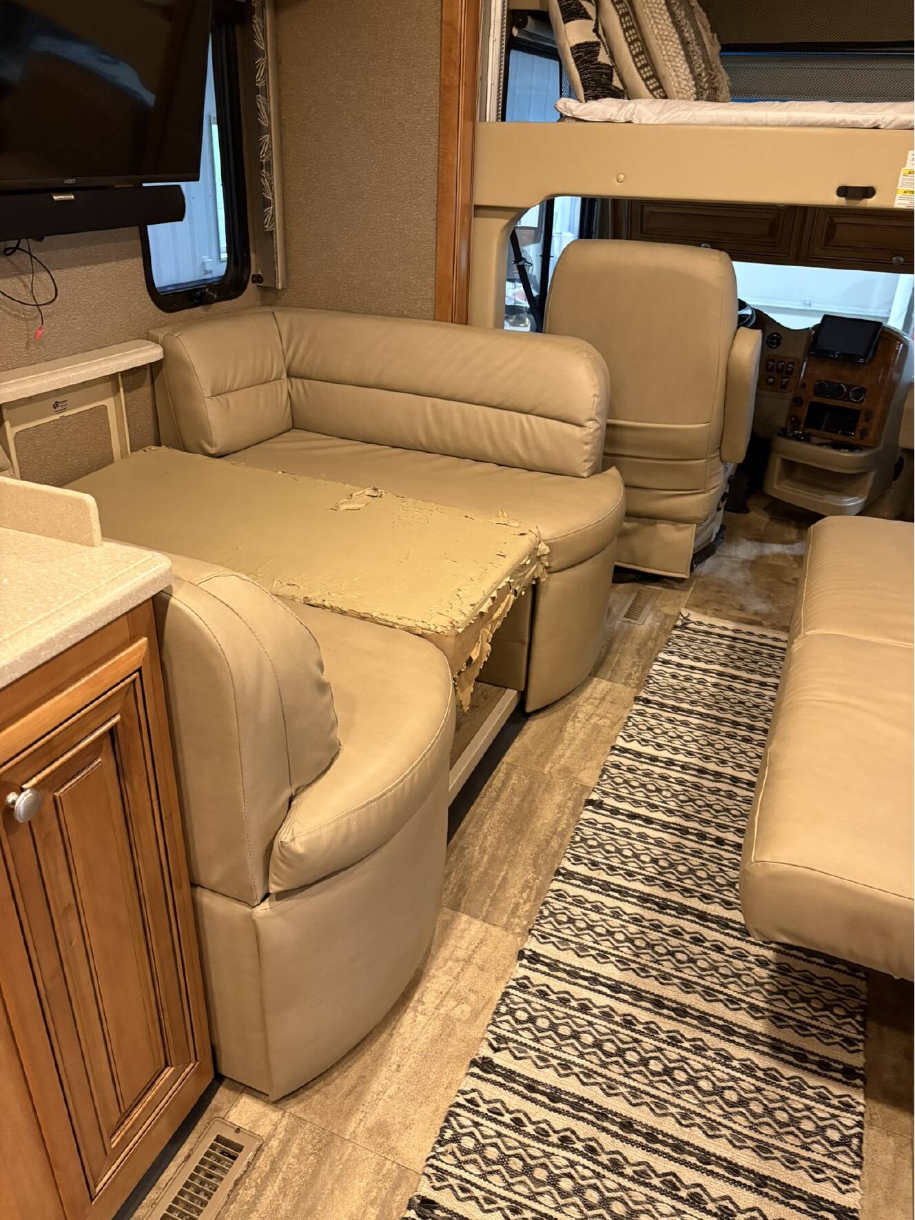 A photo of this 2016 Thor Motor Coach PALAZZO 33 3