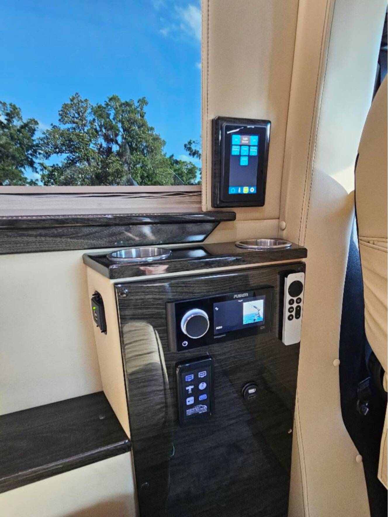 A photo of this 2022 Ultimate Toys Ultimate Weekender