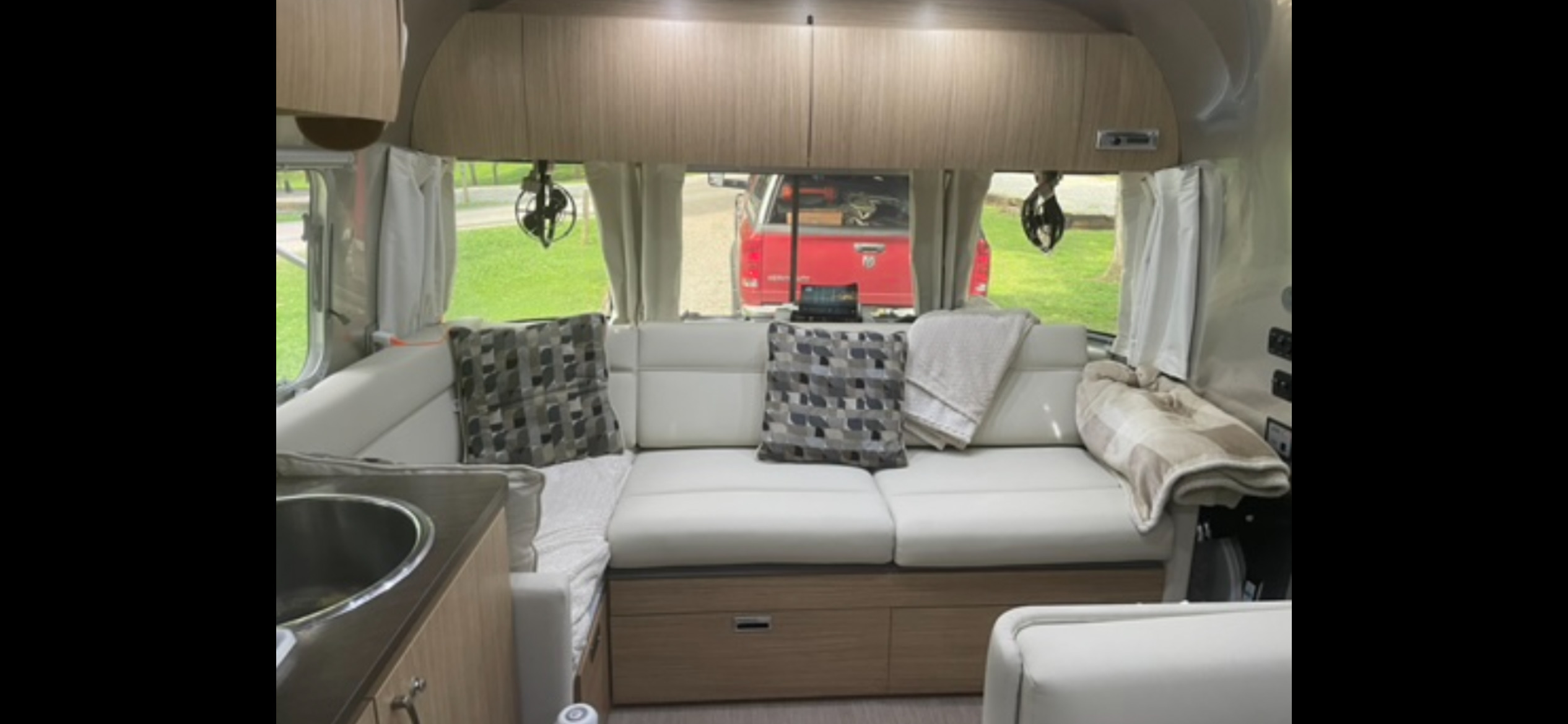2019 Airstream FLYING CLOUD 28RB in palmetto bay FL