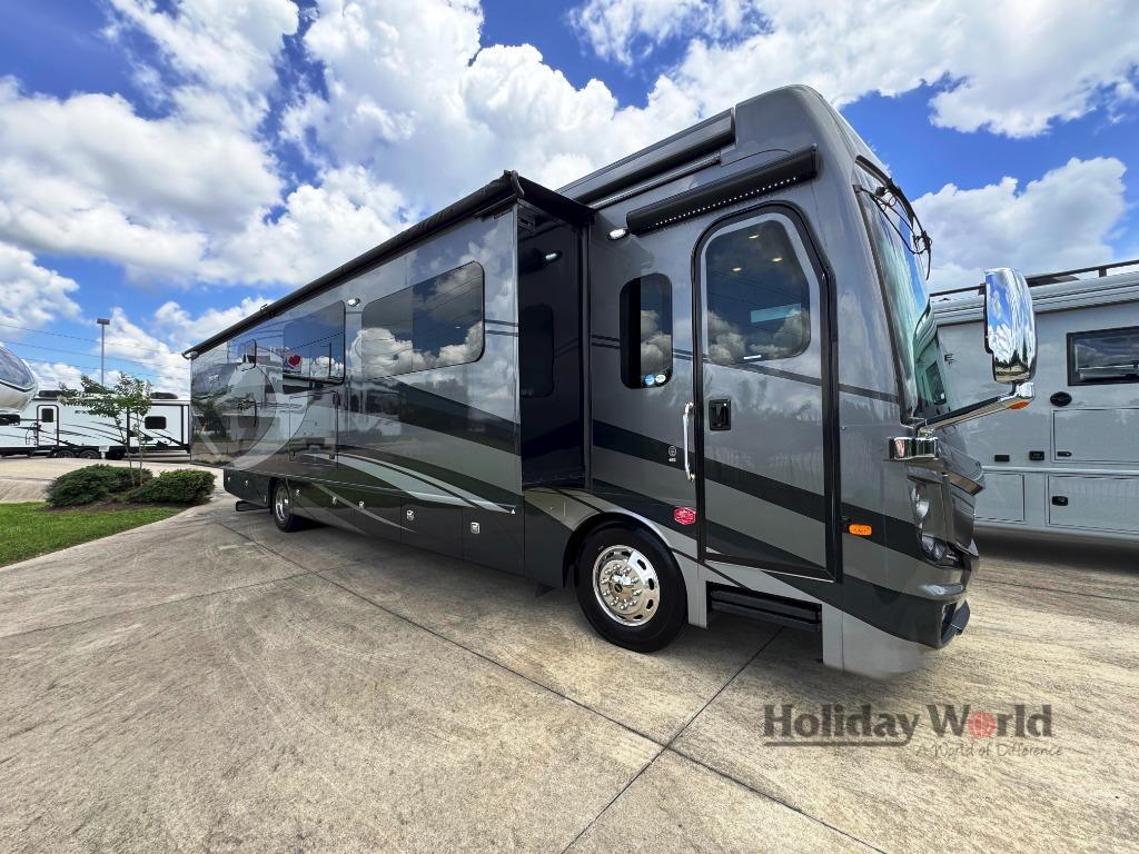 2023 Fleetwood Rv Discovery LXE 40G in willis TX