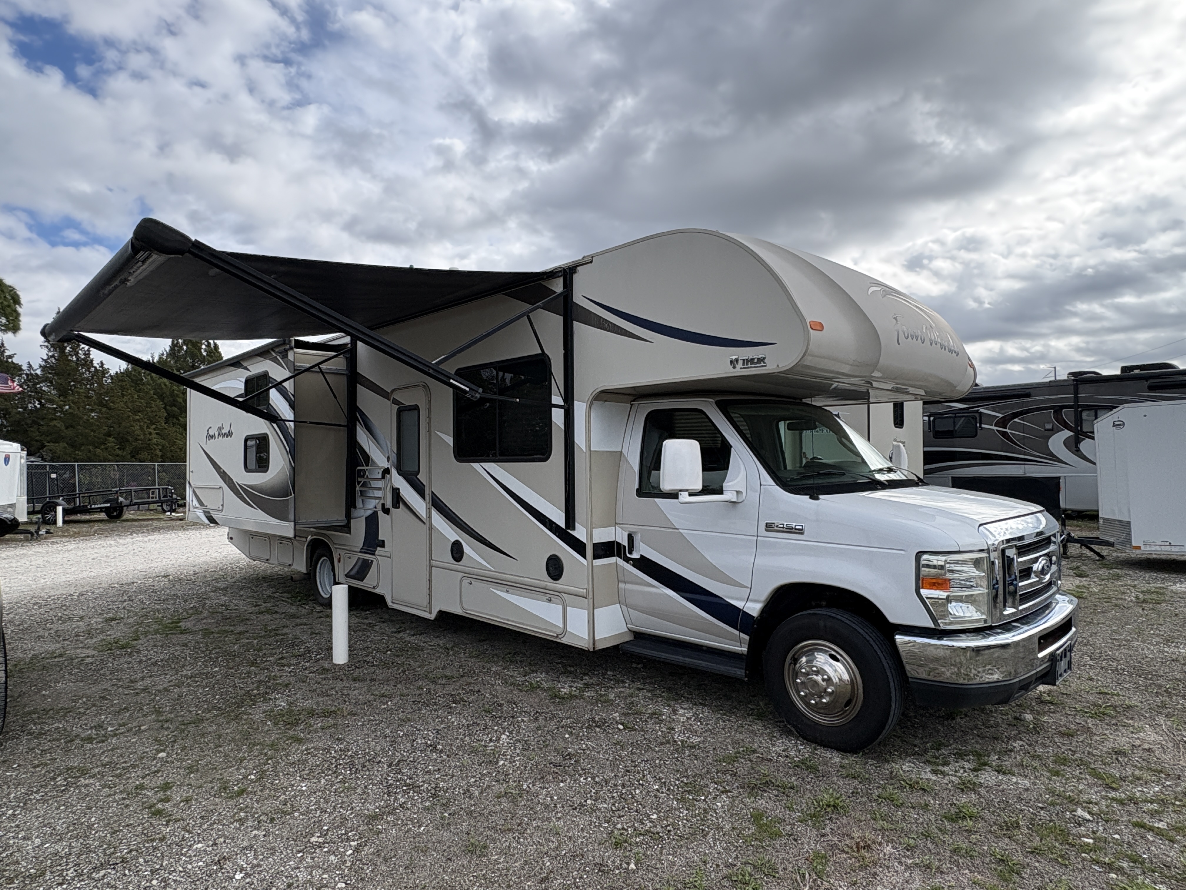 2018 Thor Motor Coach FOUR WINDS 30D RV